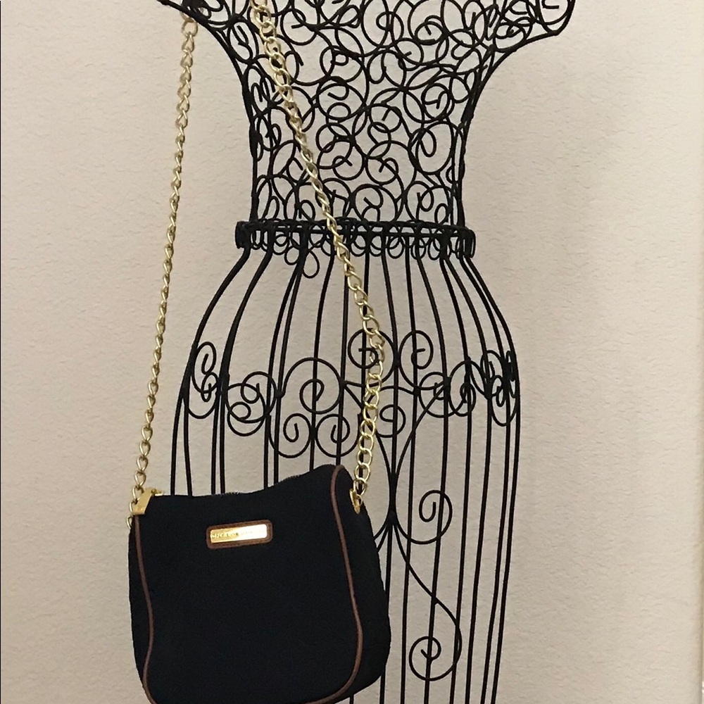 Adrienne Vittadini  cross body purse